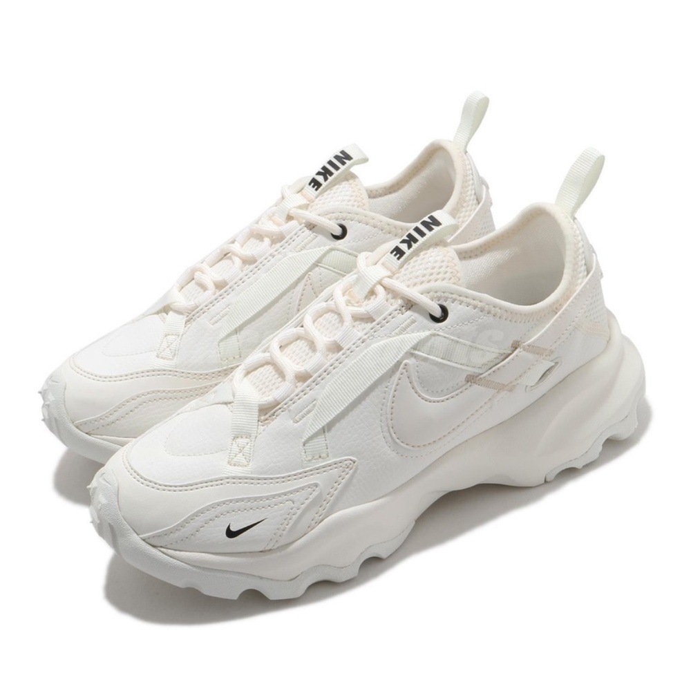 NIKE TC 7900